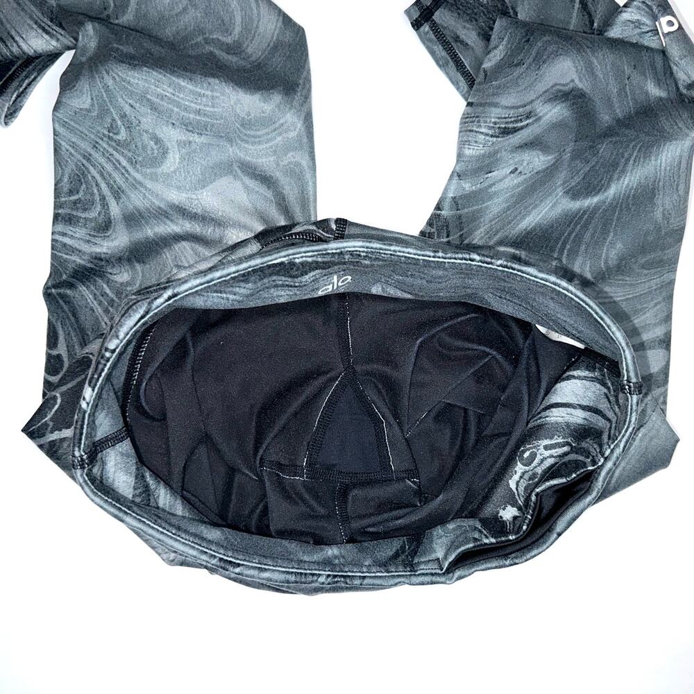 SOLD 💕Alo Yoga Women’s Airbrush Legging in Black Marble Size Small - Picture 11 of 15
